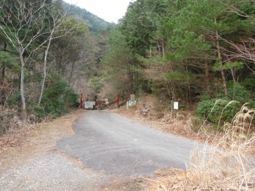 林道棚山線ゲート
